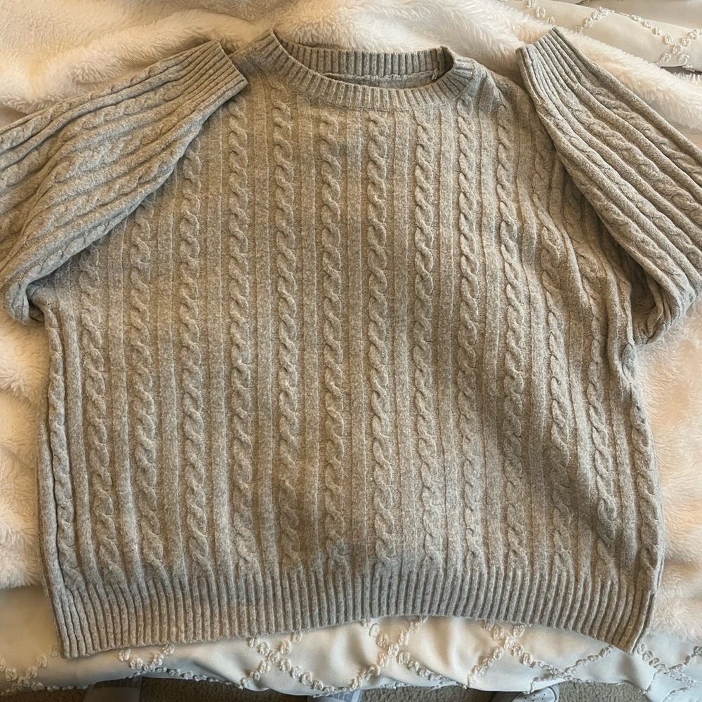 Hollister XL knitted grey sweater